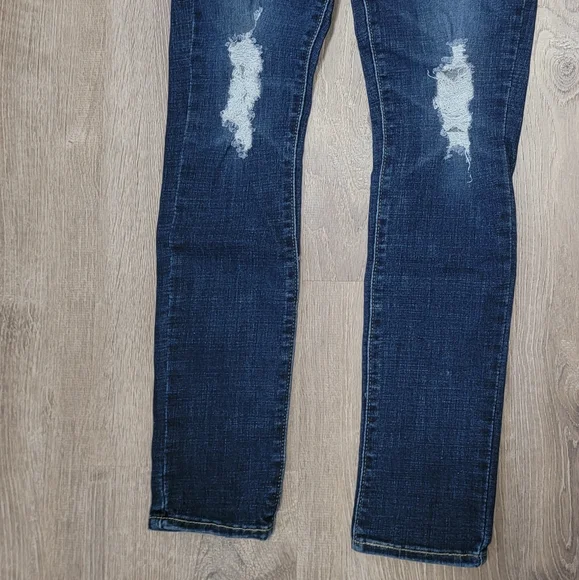 Womens 711 levi jeans - Picture 2 of 5